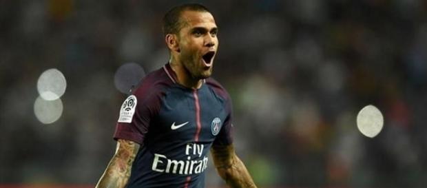 Dani Alves joue les recruteurs pour le PSG - hindustantimes.com Dani Alves joue les recruteurs pour le PSG - hindustantimes.com