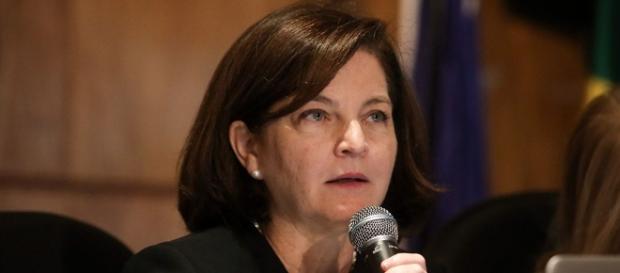 Raquel Dodge chama a atenção pela sua postura firme Raquel Dodge chama a atenção pela sua postura firme