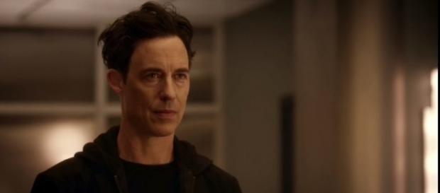 Tom Cavanaugh returns as Earth 2 Harrison Wells in "The Flash" Season 4. (Photo:YouTube/Pagey) Tom Cavanaugh returns as Earth 2 Harrison Wells in "The Flash" Season 4. (Photo:YouTube/Pagey)