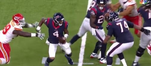 DeShaun Watson extending the play against the Chiefs (Image Credit: NFL/YouTube)