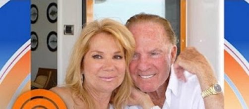 Kathie Lee Gifford sings her song of enduring faith and love, "He Saw Jesus" on "Today," [Image via TODAY/YouTube]