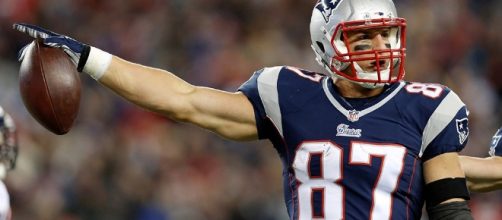 Rob Gronkowski could lose more money this season after sitting out vs. the Bucs – image - NFL channel/ Youtube