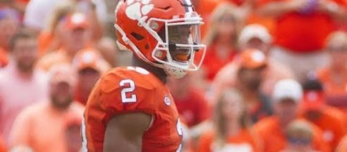 Clemson quarterback Kelly Bryant may not participate in tonight's road game at Syracuse. [Image via CBS Sports/YouTube]