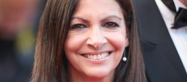 Anne Hidalgo devient la risée du web ! - public.fr Anne Hidalgo devient la risée du web ! - public.fr