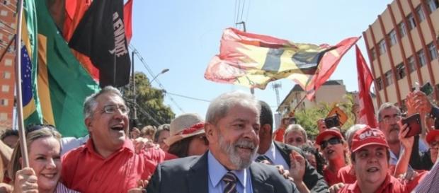 Lula afirma que é hora de reconstruir a democracia (Foto: Divulgação/Ricardo Stuckert) Lula afirma que é hora de reconstruir a democracia (Foto: Divulgação/Ricardo Stuckert)