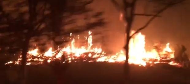 Os incêndios castigam Berkeley, na Califórnia, com cenas de terror. (Foto: Captura de Imagem/CNN) Os incêndios castigam Berkeley, na Califórnia, com cenas de terror. (Foto: Captura de Imagem/CNN)