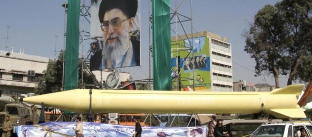 Rakete in den Straßen von Iran Rakete in den Straßen von Iran