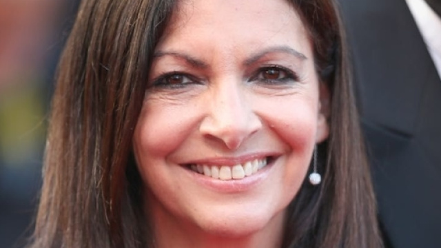 Anne Hidalgo devient la risée du web ! - public.fr