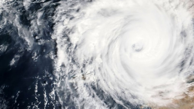 L'occhio dell'uragano Ophelia minaccia l'Europa