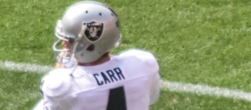 Derek Carr has been dealing with an injury. [Image Credit: Erik Drost/Wikimedia Commons]