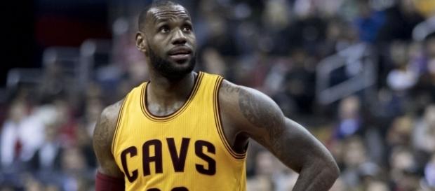 Coach Tyronn Lue talks about LeBron's injury. Image Credit: Keith Allison / Flickr Coach Tyronn Lue talks about LeBron's injury. Image Credit: Keith Allison / Flickr