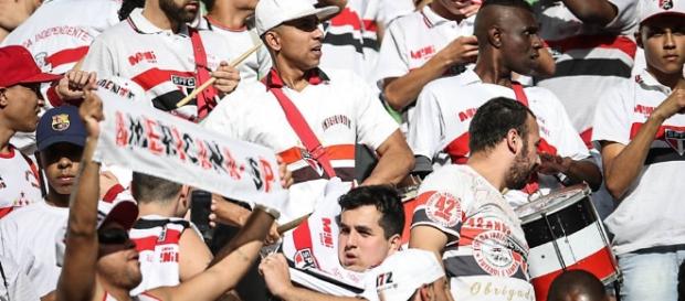 Hoje na TV: São Paulo x Atlético-PR ao vivo Hoje na TV: São Paulo x Atlético-PR ao vivo