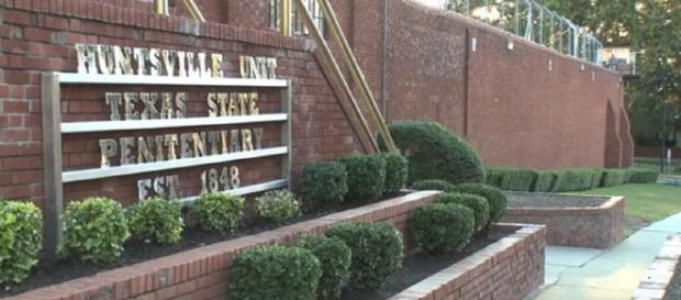 Texas State Penitentiary at Huntsville Unit. (Image from The Texas Tribune/YouTube) Texas State Penitentiary at Huntsville Unit. (Image from The Texas Tribune/YouTube)