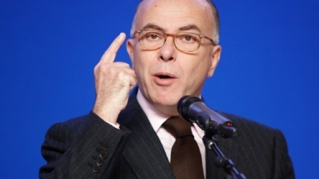 Bernard Cazeneuve, futur avocat, n'entend pas arrêter la politique - rtl.fr