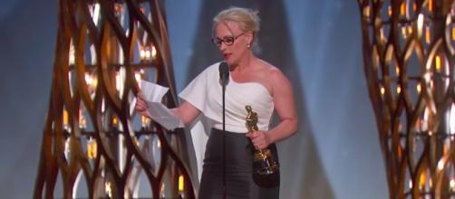 The actress says sexual harassment is an issue for all women. [Image via Oscars/YouTube screencap]