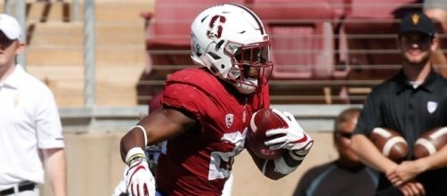 Bryce Love and the No. 23 Stanford Cardinal host the Oregon Ducks in Saturday night football. [Image via Pac-12 Network/YouTube]