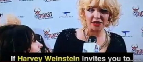 Courtney Love durante l'intervista del 2005 in cui parla di Harvey Weinstein.