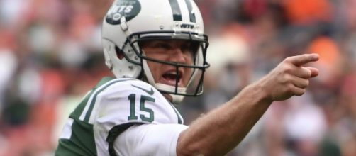 Josh McCown will try to guide the Jets to a fourth-straight win as they host the Patriots on Sunday. [Image via NFL/AP/YouTube]