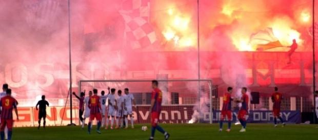 Giuleștiul fierbe în timpul meciului Academia Rapid - CSA Steaua, octombrie 2017 Giuleștiul fierbe în timpul meciului Academia Rapid - CSA Steaua, octombrie 2017