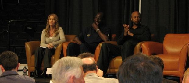 Jeanie Buss seeks Kobe Bryant's Advice about the Lakers. (Image Credit - donielle/Wikimedia) Jeanie Buss seeks Kobe Bryant's Advice about the Lakers. (Image Credit - donielle/Wikimedia)