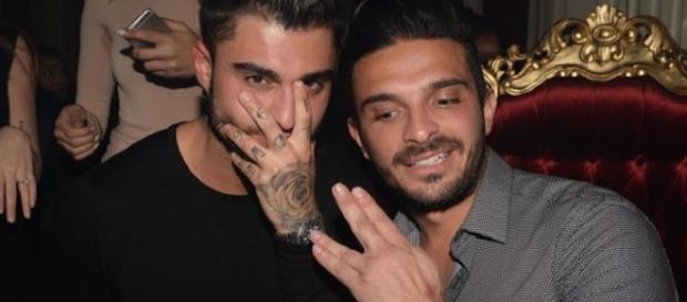 Julien et Thibault (Les Marseillais) se seraient enfin réconciliés. Voici la preuve ! Julien et Thibault (Les Marseillais) se seraient enfin réconciliés. Voici la preuve !