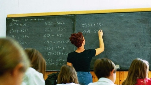 Docenti precari - impugnazione licenziamento in 60 giorni- flcgil.it