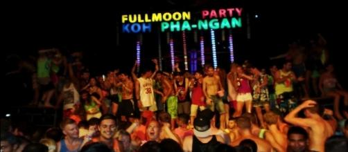Fullmoon schedule 2015-2016 - fullmoon party Thailand - maehaadbayresort.com