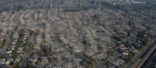 Homes destroyed from Santa Rosa wildfire / [Image credit National Guard/Flickr]