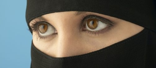 L'Austria fa scattare il divieto di burqa - Cronaca - Il Piccolo - gelocal.it