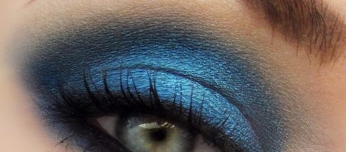 Un particolare del Blue Smokey Make Up Tutorial