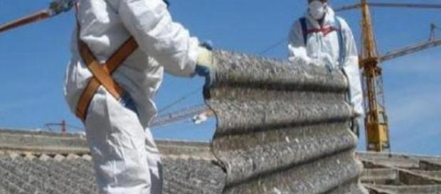 da amianto. Per la Cassazione è risarcibile anche la paura di ammalarsi da amianto. Per la Cassazione è risarcibile anche la paura di ammalarsi