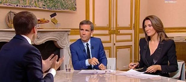 Emmanuel Macron face à David Pujadas et Anne-Claire Coudray Emmanuel Macron face à David Pujadas et Anne-Claire Coudray