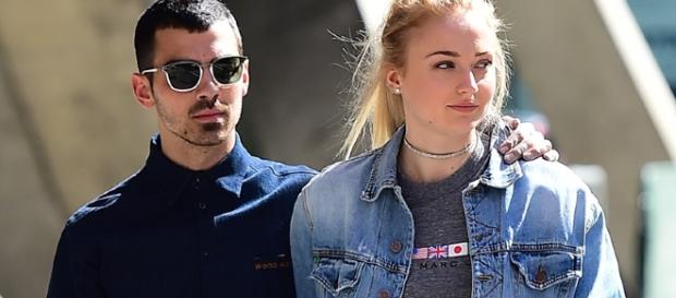 Joe Jonas e Sophie Turner diventeranno marito e moglie Joe Jonas e Sophie Turner diventeranno marito e moglie