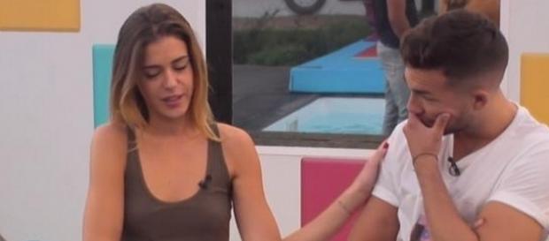 Secret Story 11 : Barbara et Benoît ont-ils pris une douche nus ensemble ? Secret Story 11 : Barbara et Benoît ont-ils pris une douche nus ensemble ?
