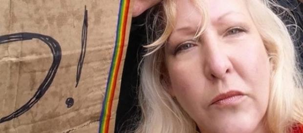 Theresa Bartram hoje luta para que o precedimento realizado nela seja proibido Theresa Bartram hoje luta para que o precedimento realizado nela seja proibido