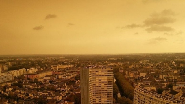 La Bretagne sous un ciel jaune crépusculaire à cause de la tempête ... - sudouest.fr