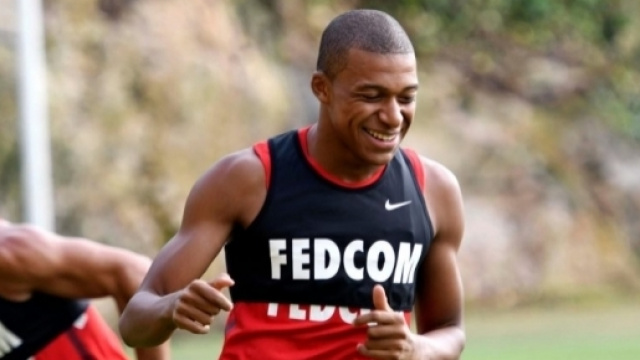 Le Real Madrid et le FC Barcelone étaient sur les rangs pour Kylian Mbappé - thesun.co.uk