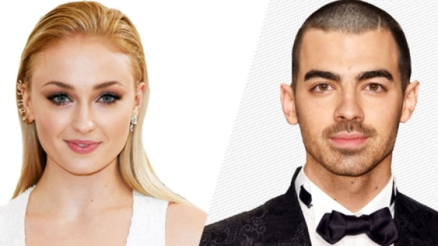 Sophie Turner et Joe Jonas : après un an de relation, l'actrice de Game of Thrones a dit oui à son chéri.
