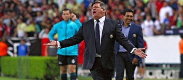 El entrenador de las Águilas habló sobre el arbitraje a su equipo El entrenador de las Águilas habló sobre el arbitraje a su equipo