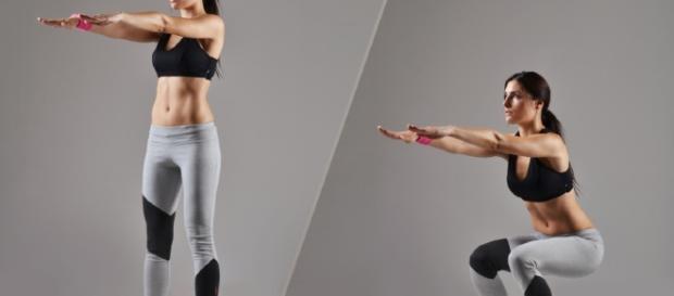 O agachamento é ideal para quem quer fortalecer glúteos e pernas O agachamento é ideal para quem quer fortalecer glúteos e pernas