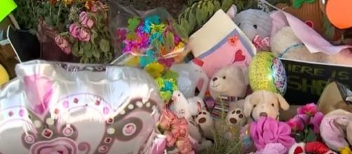 Items left at tribute site for missing toddler Sherin Mathews’. (Image from WFAA/YouTube)