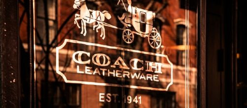 Coach logo in front of a store, Image Credit: WestportWiki / Wikimedia