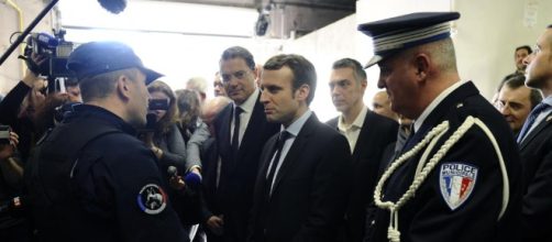 Macron s'en prend aux propositions de Fillon sur la sécurité et ... - rfi.fr