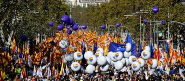 En Catalogne, le camp de l'unité de l'Espagne se fait entendre ... - liberation.fr En Catalogne, le camp de l'unité de l'Espagne se fait entendre ... - liberation.fr