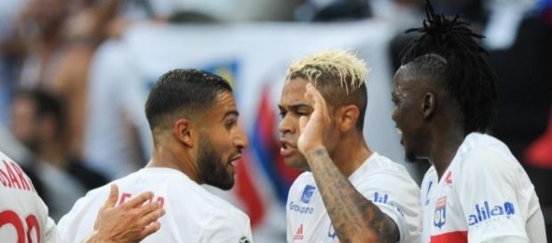 L'OL devra jouer sans deux de ses habituels titulaires pour la rencontre d'Europa Ligue à Everton ... - foot01.com L'OL devra jouer sans deux de ses habituels titulaires pour la rencontre d'Europa Ligue à Everton ... - foot01.com