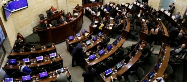 Seis horas de acalorado debate en el Congreso sobre corrupción. Seis horas de acalorado debate en el Congreso sobre corrupción.