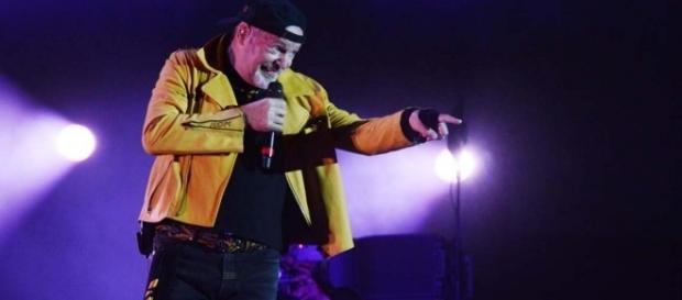 Vasco Rossi Tour 2018: date, biglietti e prezzi - StudentVille - studentville.it Vasco Rossi Tour 2018: date, biglietti e prezzi - StudentVille - studentville.it