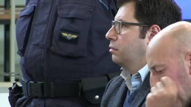 Valentino Talluto nell'aula bunker di Rebibbia a Roma: è accusato di aver contagiato 30 donne con il virus dell'Hiv. Foto: Facebook.