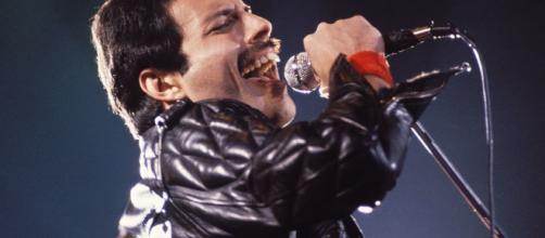 Freddie Mercury, do Queen, faleceu em 1991.