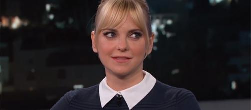 Anna Faris may have found a new man. (Imagde credit - Jimmy Kimmel Live/YouTube)